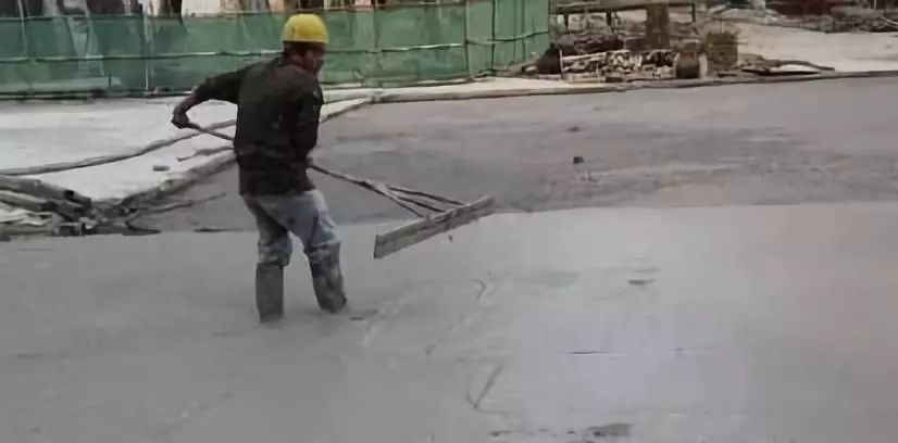 农村建房混凝土现浇的屋顶漏水的原因 